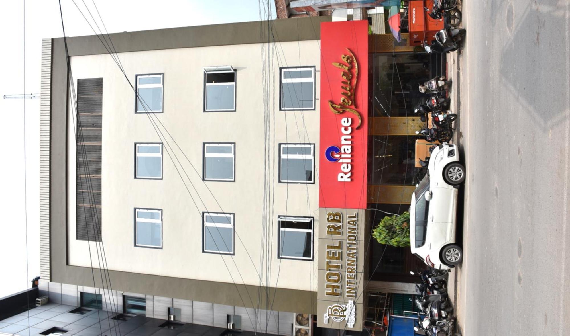 Hotel R B International Varanasi Exterior foto