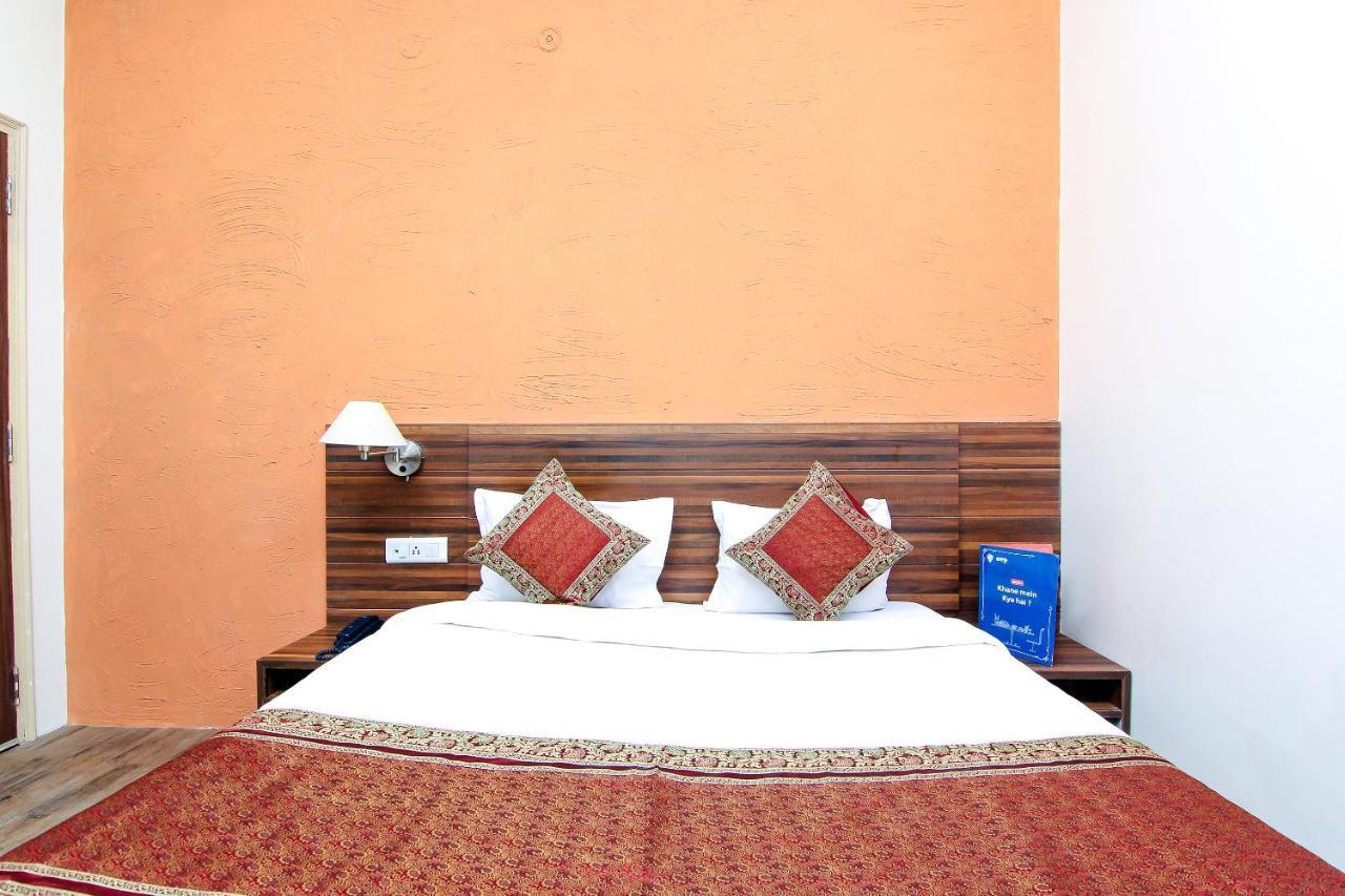 Hotel R B International Varanasi Exterior foto
