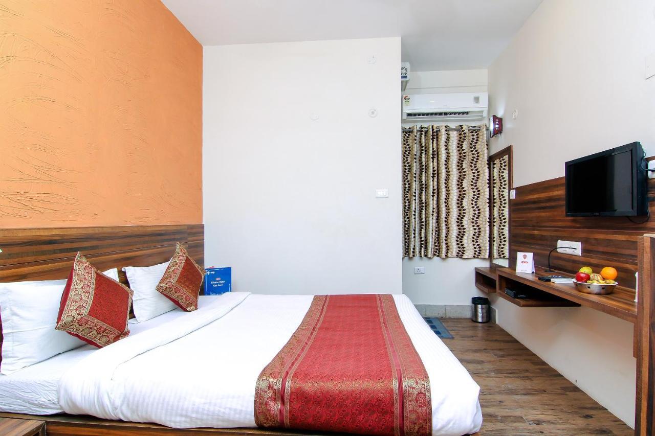 Hotel R B International Varanasi Exterior foto