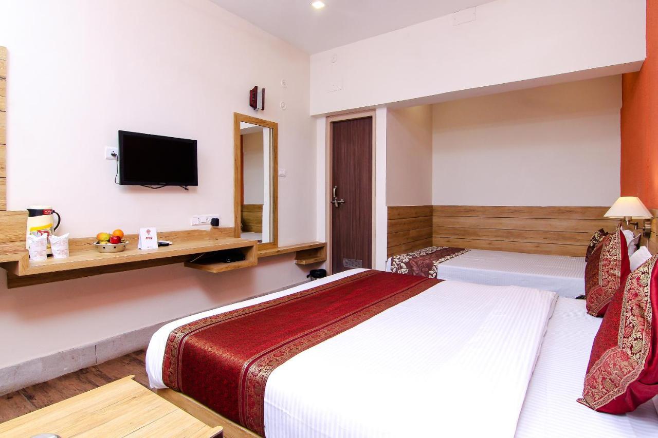 Hotel R B International Varanasi Exterior foto